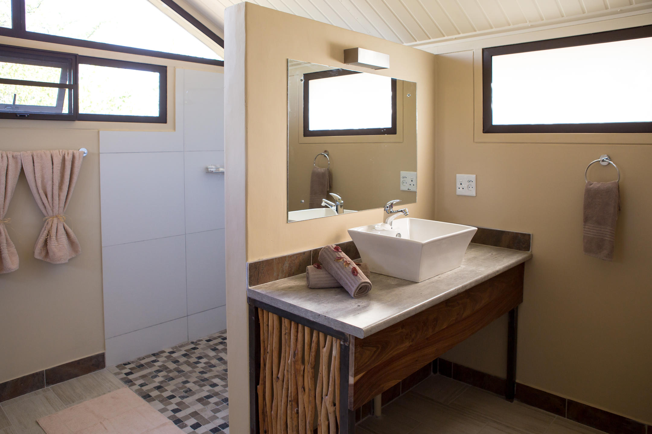 Etosha Village thumbnail 9